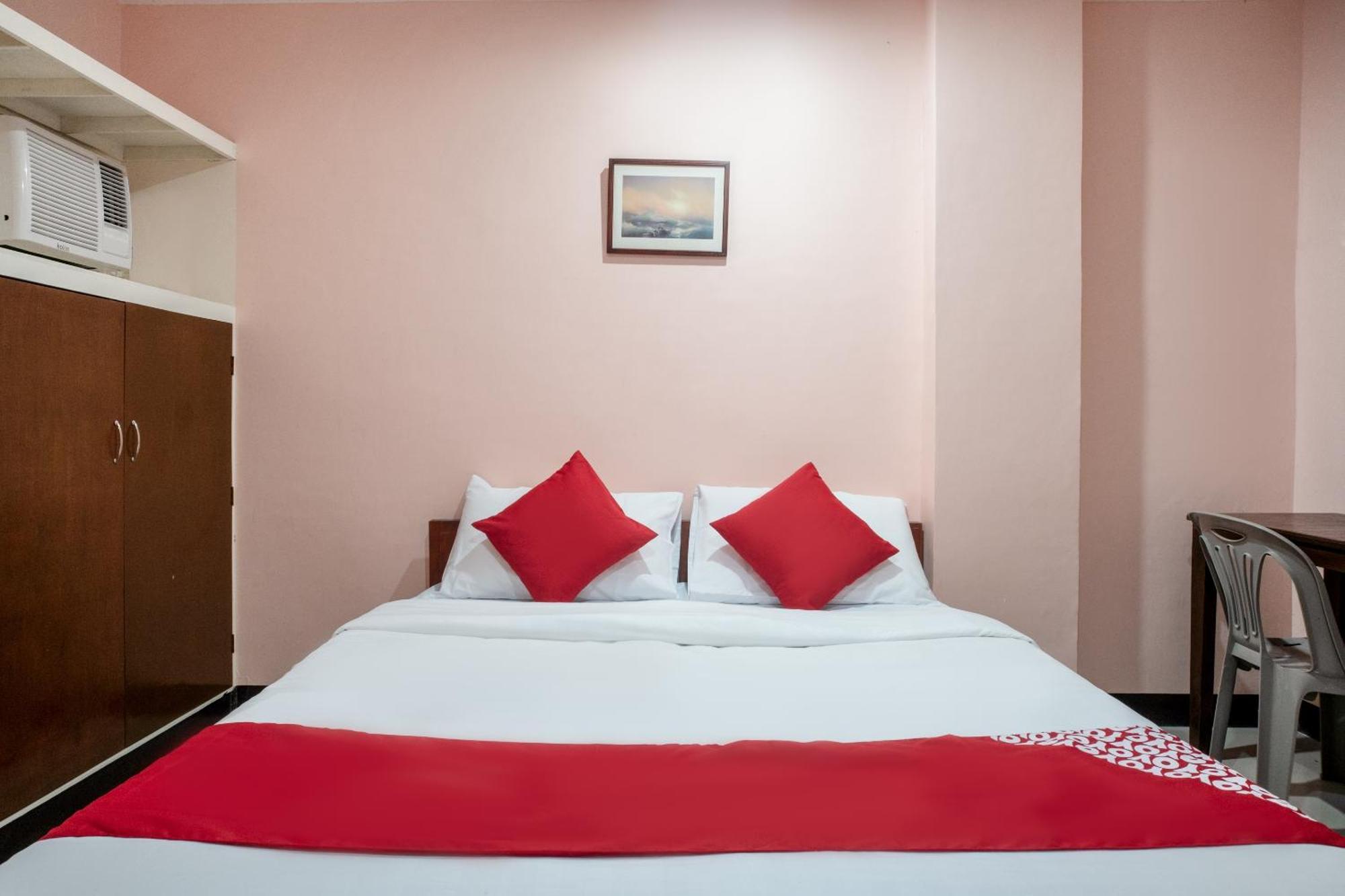 Hotel Super Oyo 604 Chateau Cinco Dormitel