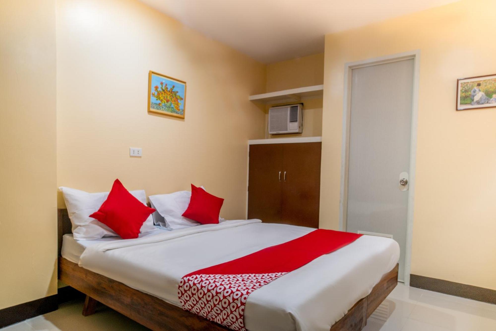 Super Oyo 604 Chateau Cinco Dormitel Hotel 3*