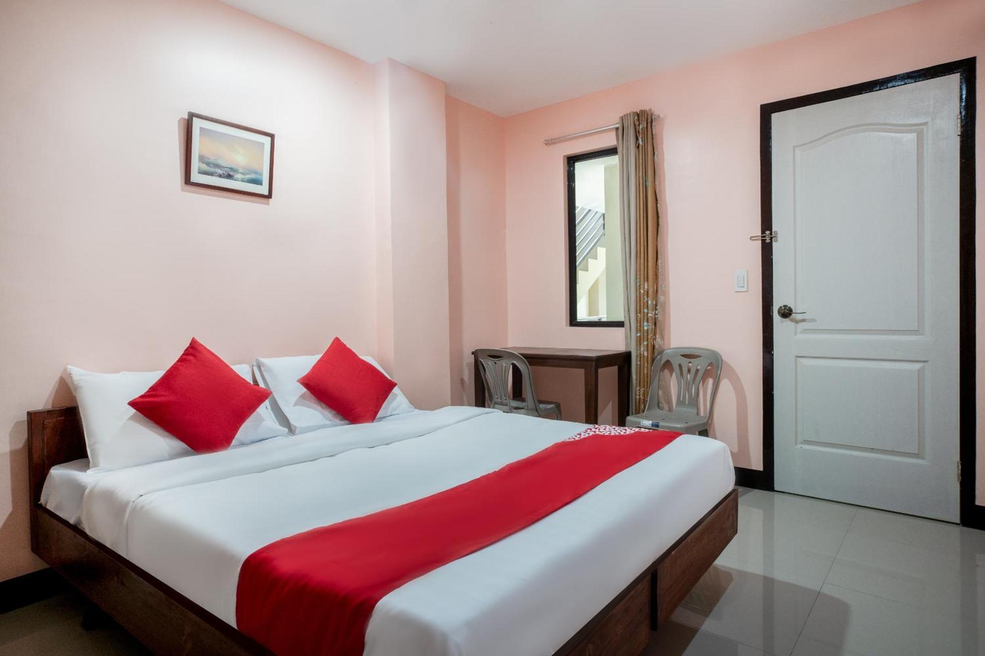 Hotel Super Oyo 604 Chateau Cinco Dormitel 3*
